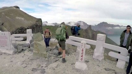 "백두산 너무 좋아"...이방인들의 첫 5박 6일 하이킹 / YTN