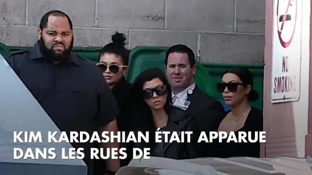 PHOTOS. Quand Kanye West succombe à la mode du claquettes-chaussettes