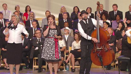 Gaither - I Believe In A Hill Called Mount Calvary (Live)