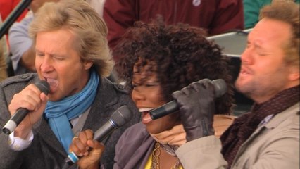 Bill & Gloria Gaither - His Eye Is On The Sparrow