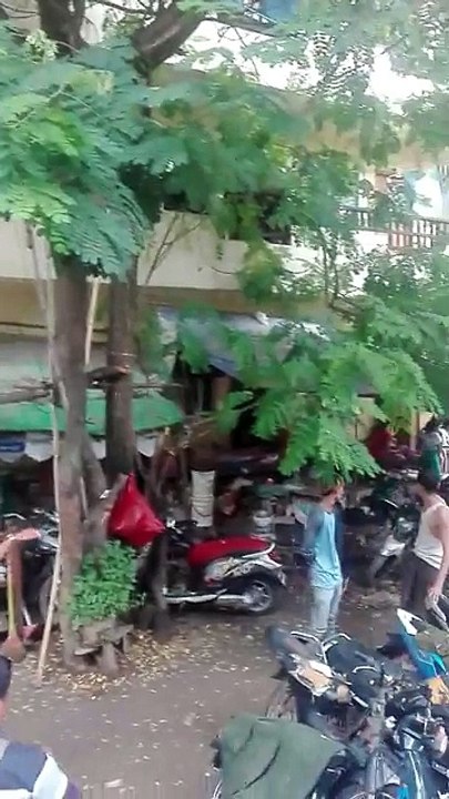 မႏၱေလးၿမိဳ ့မွာ မူးယစ္ေဆးေရာင္း၀ယ္သံုုးစြဲတဲ့ေနရာကိုု ၀င္ေရာက္ဖမ္းဆီးမွဳ ့ျမင္ကြင္း တိုုက္ရိုုက္ထုုတ္လႊင့္ခ်က္
