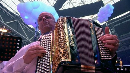 Toppers - Inhaken En Meedeinen 2010 (Live)