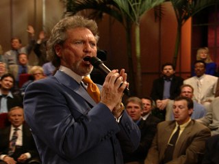 Bill & Gloria Gaither - Lay Them Down (Live)