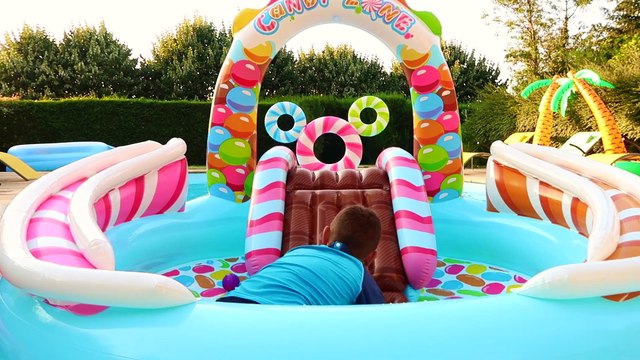 LE TRÉSOR CACHÉ DE L'ILE AUX BONBONS ☠️- Children Found Candy Pirate Treasures Video for kids