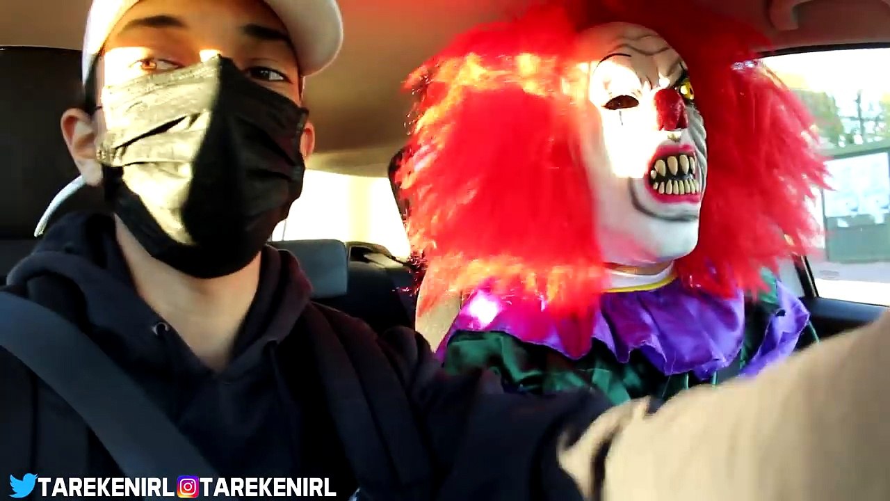 UN CLOWN TUEUR COMMANDE AU McDonalds DRIVE !! OMG !