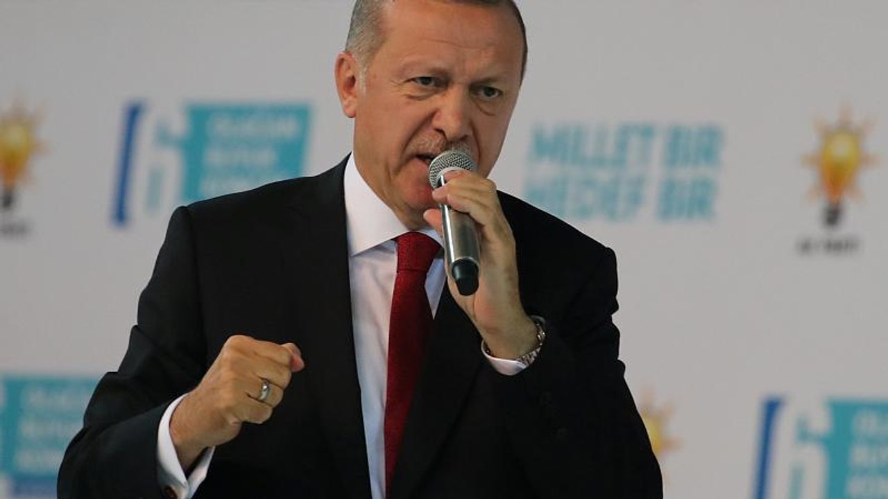 Erdogan: 'Sie wollen die Türken in die Knie zwingen'