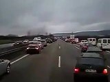 Esta es la reacción de los conductores alemanes cuando escuchan la sirena de una ambulancia