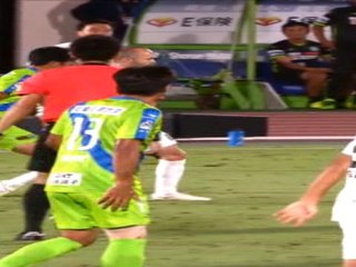 لقطة: كرة قدم: إنييستا يتألق بمواجهة شونان بيلمير