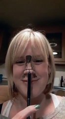 Elle Twerk avec son nez ! Impressionnante technique LOL