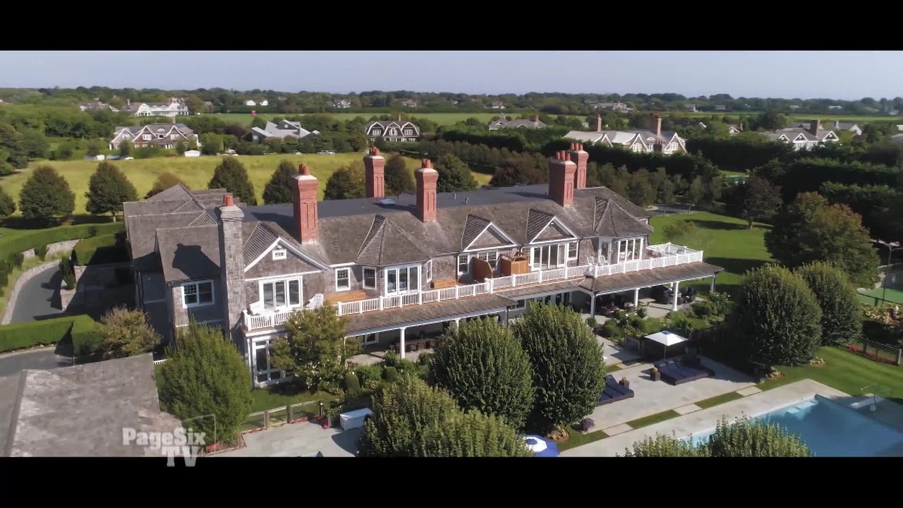 The 2020 presidential race is in full swing in N.Y.'s uber-rich vacation destination - the Hamptons! Potential presidents will be swooning away the weekend, and @BaruchShemtov is following the money on #PageSixTV!