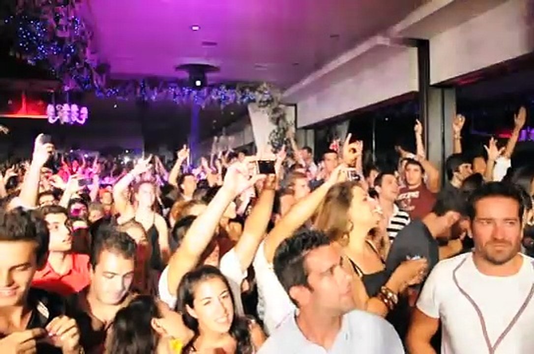 David Guetta Its not getting over @Villa Mercedes Athens