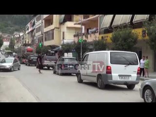 Download Video: Trafiku i rënduar në Berat/ Kthimi i emigrantëve shkakton kaos dhe radhë kilometrike në qytet