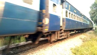 High SPEED Train destroyed NOKIA Mobile in seconds||Faizabad railway station crossing|Utta