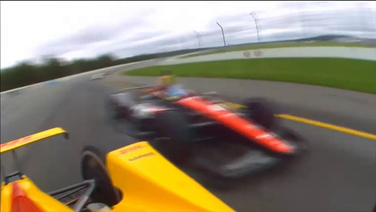 Acidente arrepiante na Formula Indy deixou carro praticamente destruído