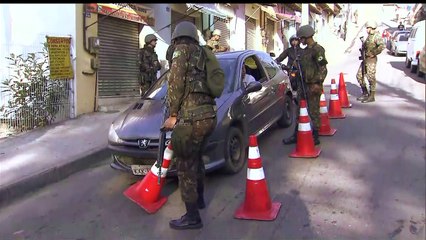 Download Video: Operaciones policiales y militares dejan 12 muertos en Rio