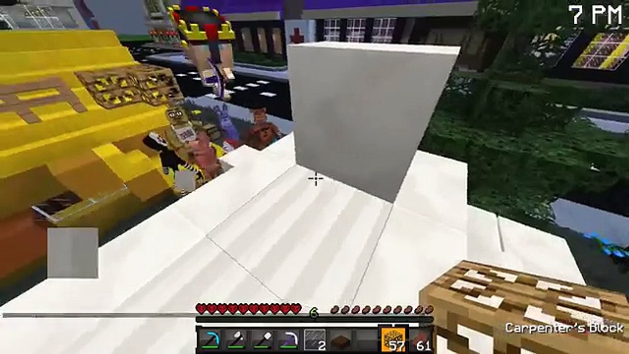 RETO DE LA BASE VS ANIMATRÓNICOS FIVE NIGHTS AT FREDDYS EN MINECRAFT (FNAF)