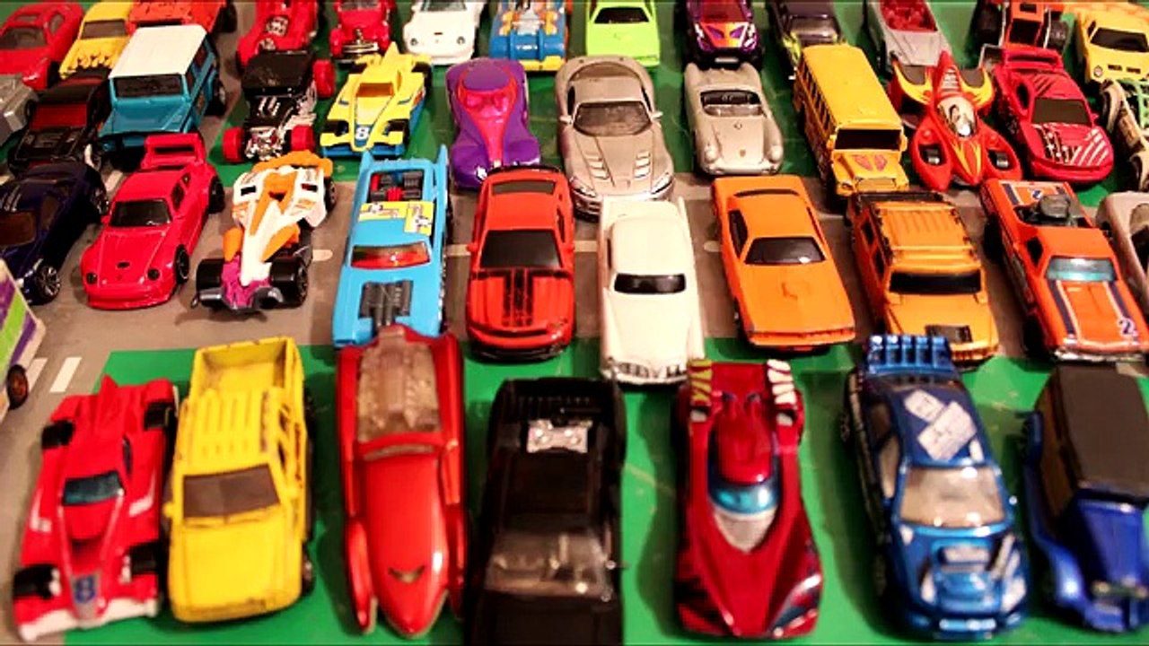 TOY CARS Police Chase Action! Kids Playing FUN!