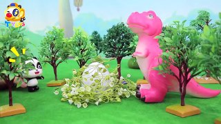 Dinosaur Looks after Baby Chick | Baby Pandas Magic Wand | Kids Toy Story | ToyBus