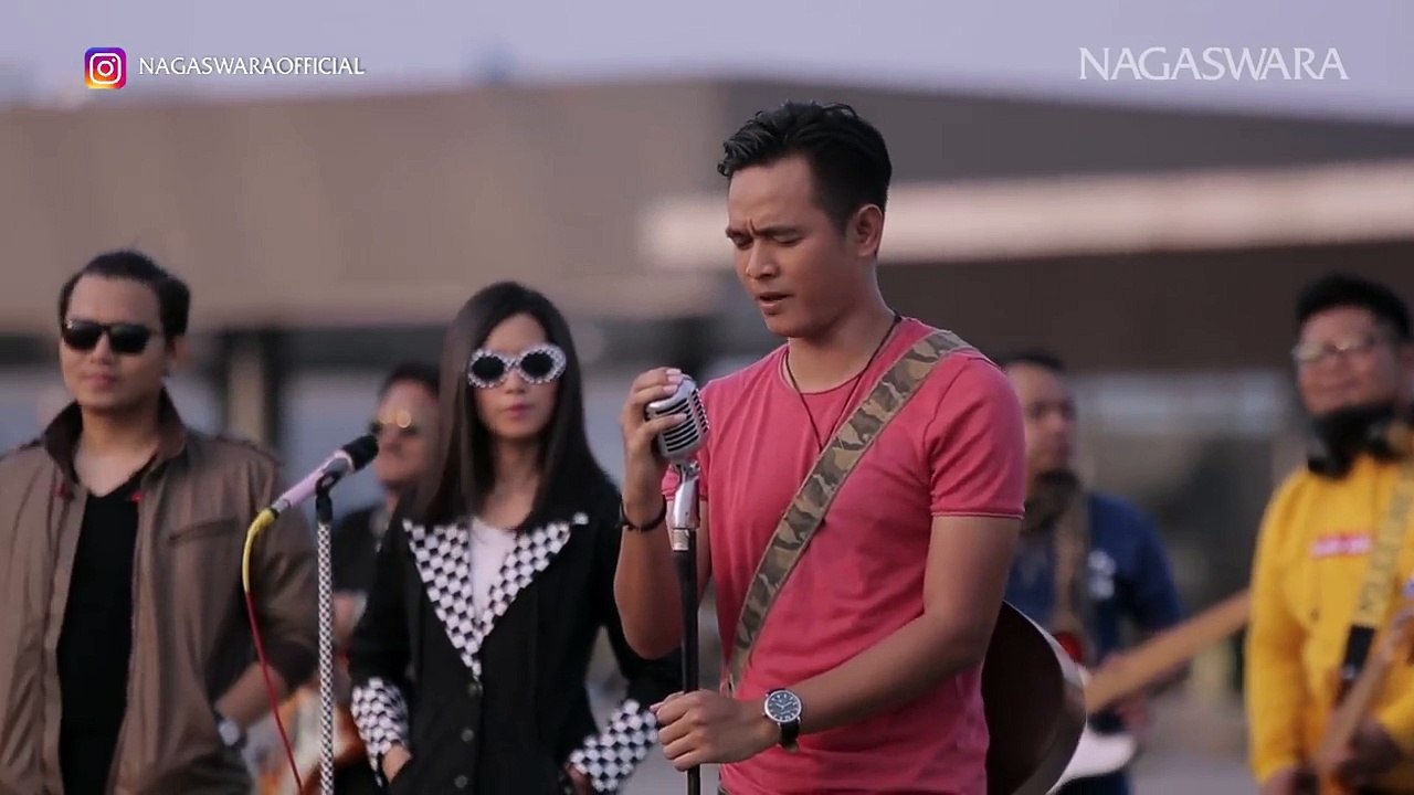Romance - Bertahan (Official Music Video NAGASWARA) #music