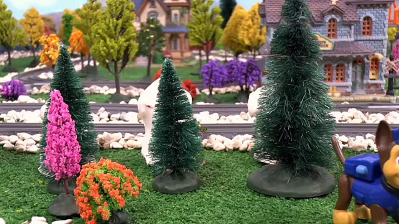 Paw Patrol Stop Motion Play Doh Spooky Game with Thomas and Friends & Kinder Surprise Eggs