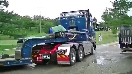 トレーラーが次から次へと！みんなスムーズにバックするなぁ！俺には出来ん！w