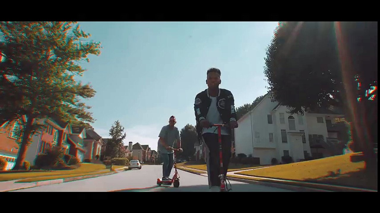 Redimi2 - Quien Contra Mi (video oficial) feat El Leo