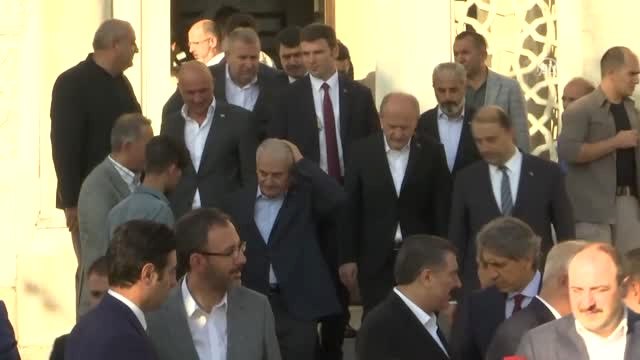 TBMM Başkanı Yıldırım, Bayram Namazını Süleymaniye Camisi'inde Kıldı