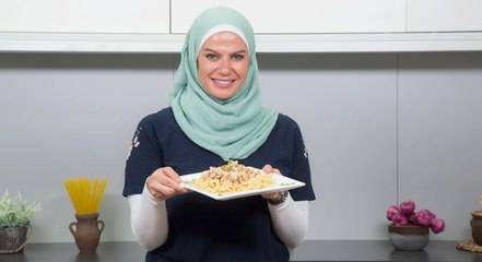 طريقة عمل دجاج بالثوم والريحان مع صوص الطماطم بالزبدة