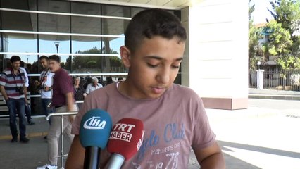 Acemi kasaplar kurbanlık yerine kendilerini kesti