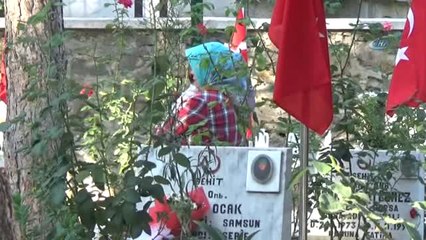 Bursa'da Şehitliklerde Buruk Bayram