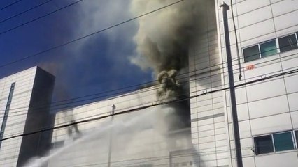 [속보] 인천 남동구 전자부품 공장 큰불..."6명 중상" / YTN