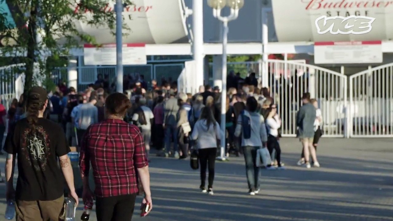 Nickelback fans tell us which bands they hate the most.Here's what happened when we saw Nickelback in concert: