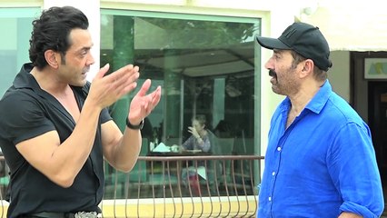 Sunny Deol & Bobby Deol's cute bonding during Yamla Pagla Deewana Phir Se promotions| FilmiBeat