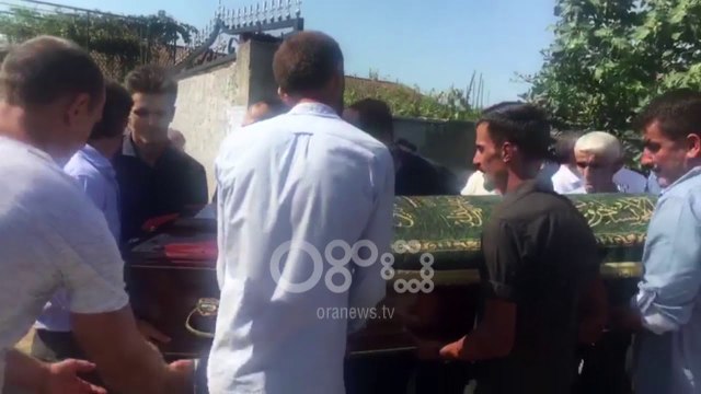 Ora News - Shkodër, përcillet në banesën e fundit Admir Bokrina