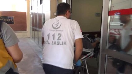 Acemi Kasaplar Birbirini Bıçakladı: 2 Yaralı
