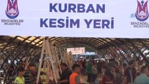 Manisalı Vatandaşlar Kurban İbadetini Yerine Getiriyor