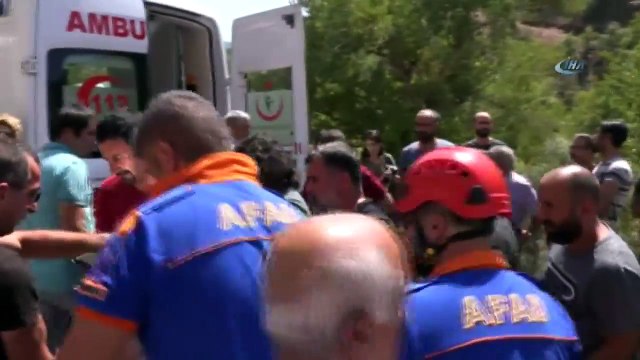 Tunceli'de Trafik Kazası! Otomobiller Kafa Kafaya Çarpıştı: 1 Ölü, 7 Yaralı