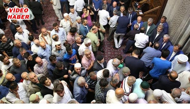 (21 Ağustos 2018) KAYSERİ´DE BAYRAM NAMAZI BAYRAM NAMAZI İÇİN CAMİLERE AKIN ETTİLER