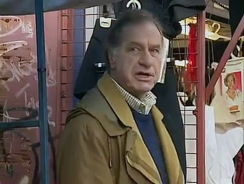 As Time Goes By S06E01 The Stalker