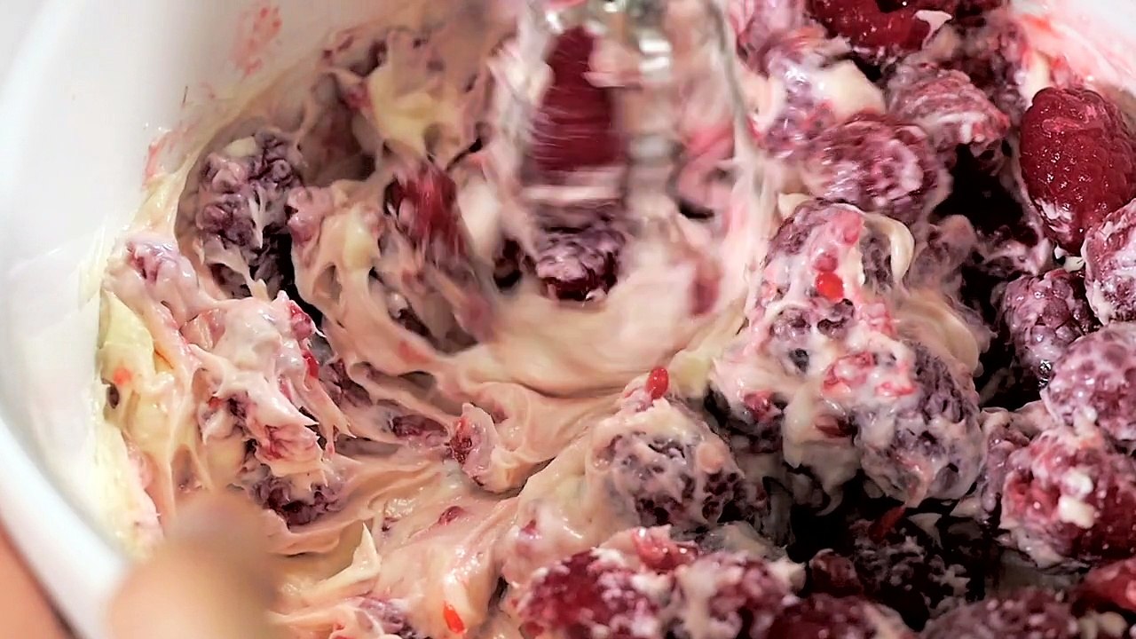 Rasberry cheesecake bites
