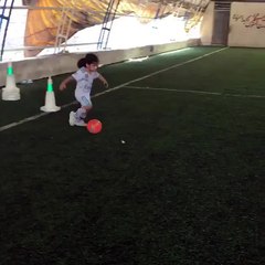 Un prodige du football à seulement 5 ans