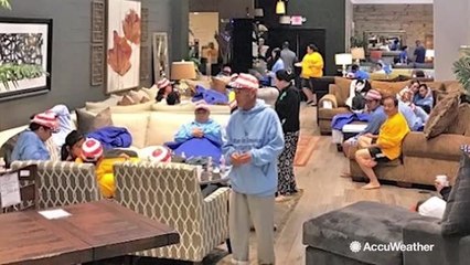 Tải video: From evacuees to employees: ‘Mattress Mack’ speaks about his time sheltering Harvey evacuees