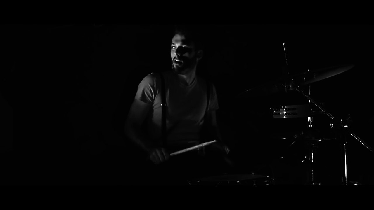 Damien McFly Wake me up (Avicii acoustic folk cover)