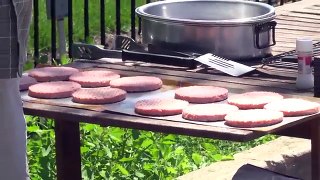 On The Grill with Bill Season 1 Episode 2 Frozen Burgers