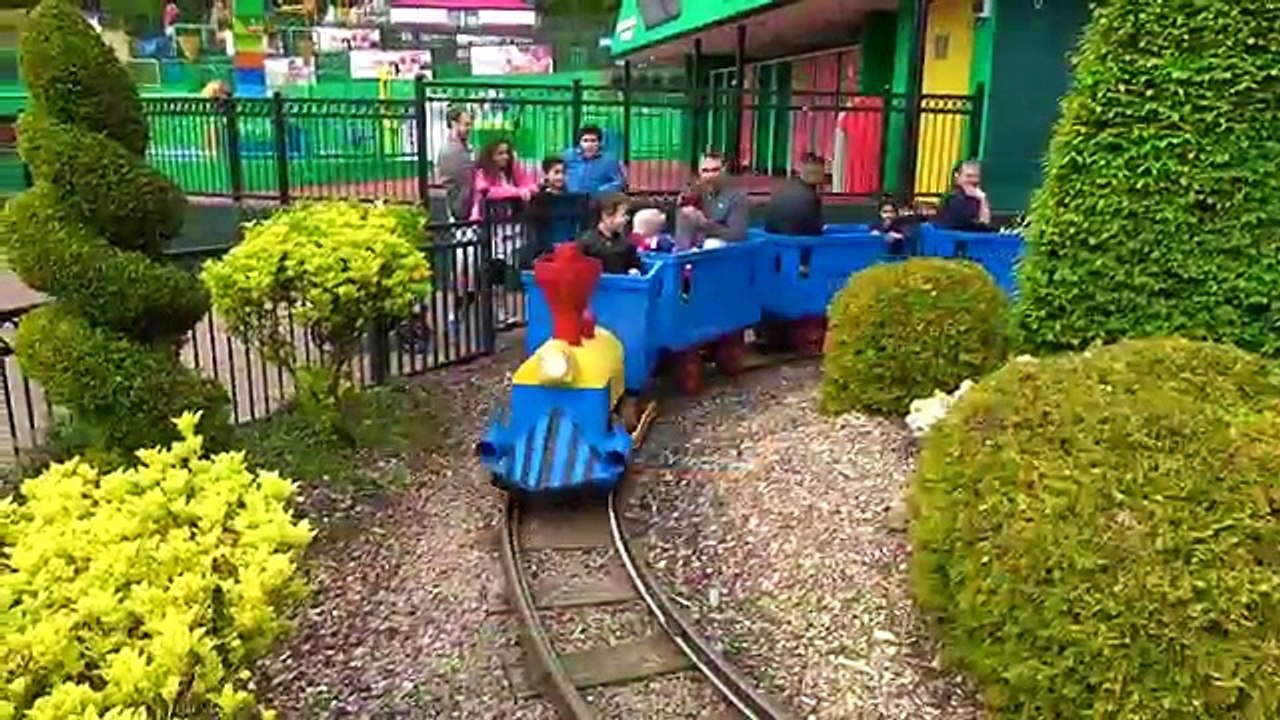 LEGOLAND Англия / Крутые американские горки / Выиграли собаку