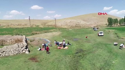 Van Değirmigöl'de Kurban Etleri Toplanıp, Herkese Eşit Dağıtılıyor Hd