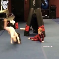 Quand tu veux faire la roue comme ta grande soeur