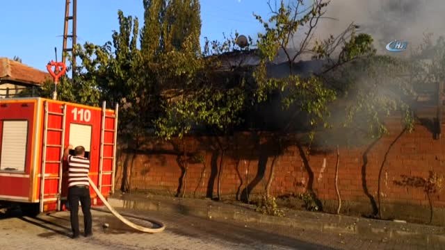 Bayram Günü Evlerinden Oldular