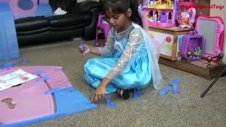 Elsa and Anna Build a Frozen Playhouse | Fun Playtime Disney Kids Toy Surprise | Role Play