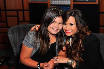 Demi Lovato's Little Sister Celebrates Singer's Birthday With Emotional Tribute